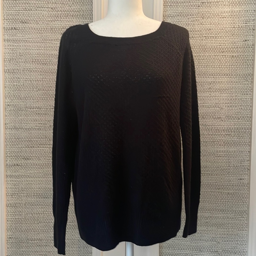 AEO sweater with zipper on back